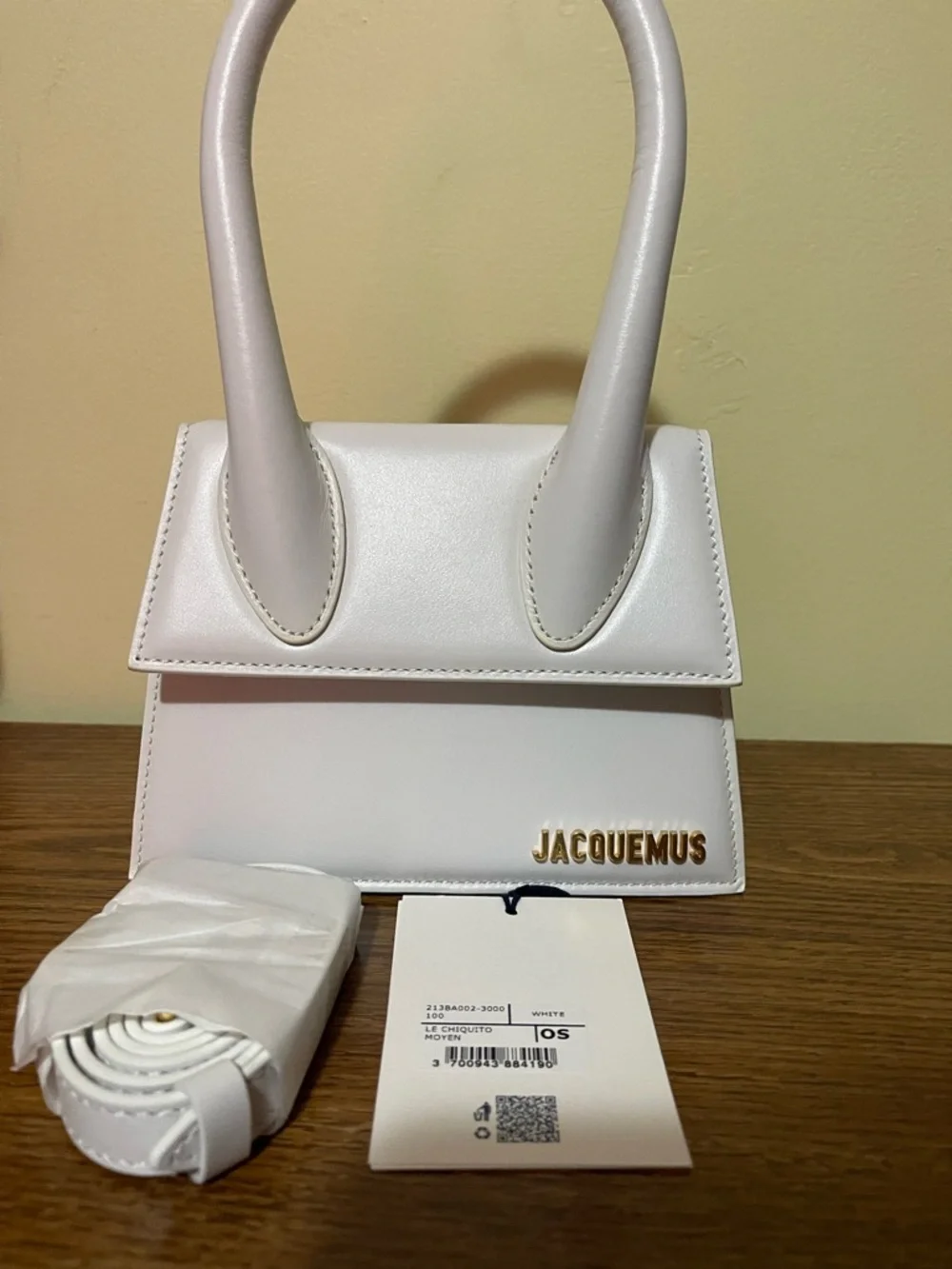 Jacquemus
Le Chiquito Moyen Top-Handle Bag - Picture 6 of 8